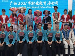 师生代表参加参加广西2021年职业教育活动周启动仪式